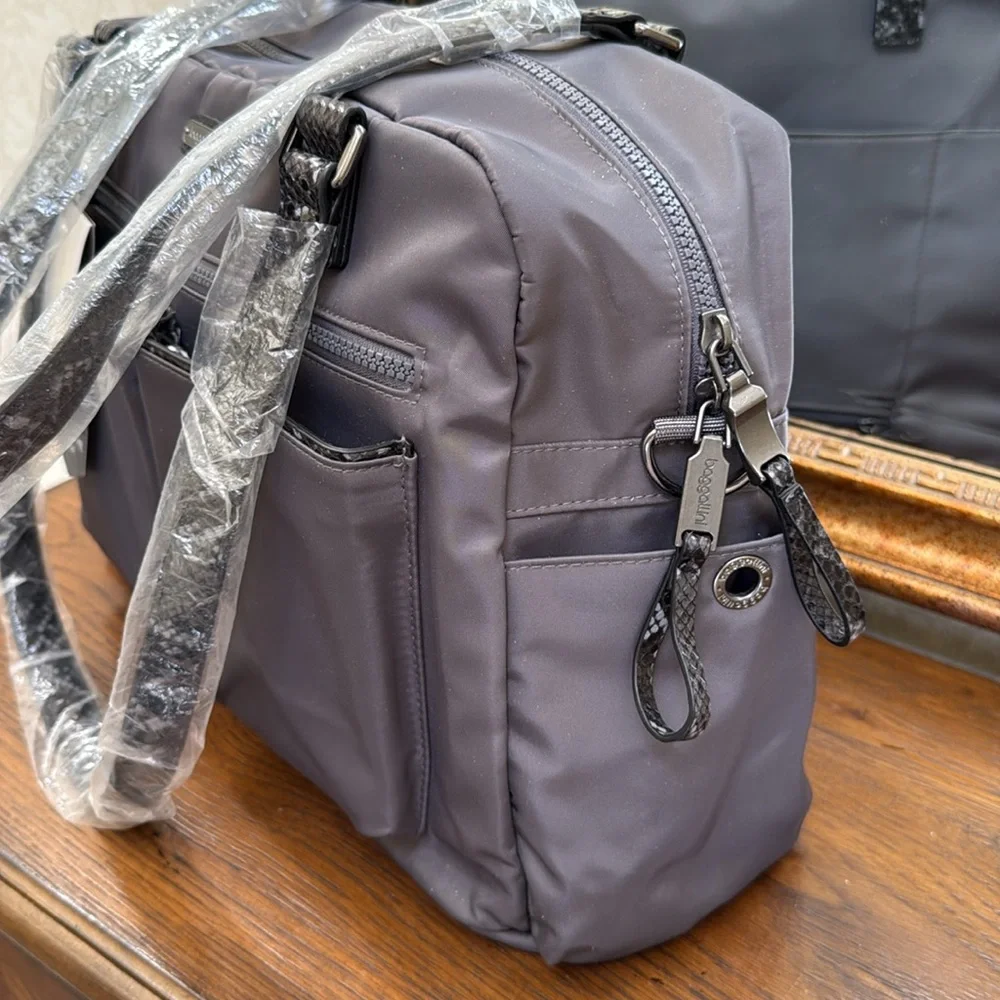 New Baggallini Fifth Avenue Weekender Bag. Gray w/snakeskin look handles & trim